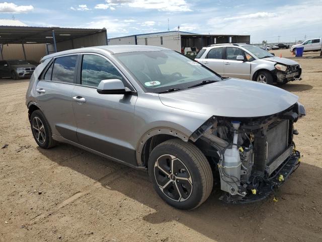 KNDCP3LEXP5061211 - 2023 KIA NIRO LX SILVER photo 4