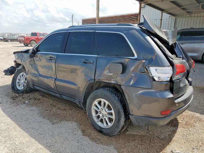 1C4RJEAG6JC438471 - 2018 JEEP GRAND CHEROKEE LAREDO GRAY photo 2