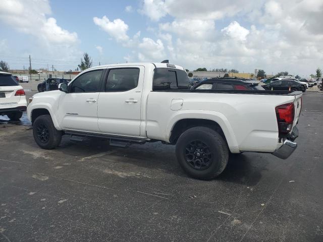 3TMBZ5DN2MM031559 - 2021 TOYOTA TACOMA DOUBLE CAB WHITE photo 2