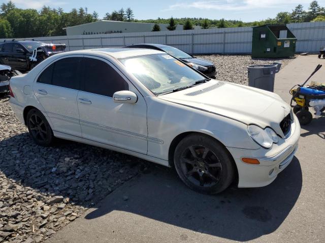 WDBRF92H97F843441 - 2007 MERCEDES-BENZ C 280 4MATIC WHITE photo 4