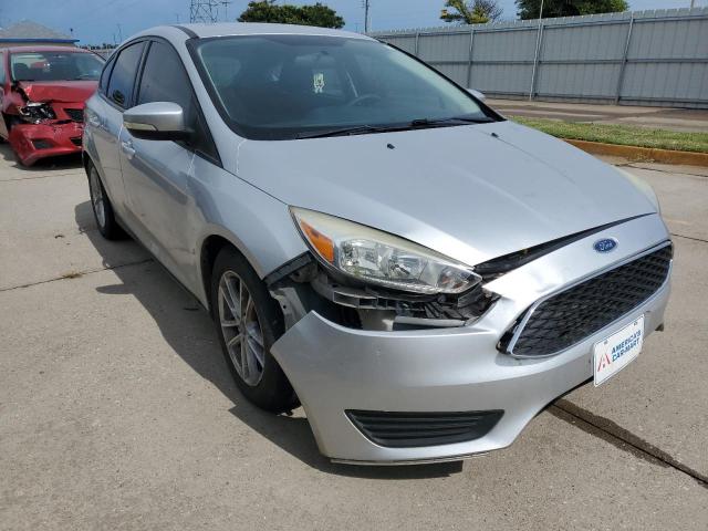 1FADP3K21GL272102 - 2016 FORD FOCUS SE SILVER photo 4