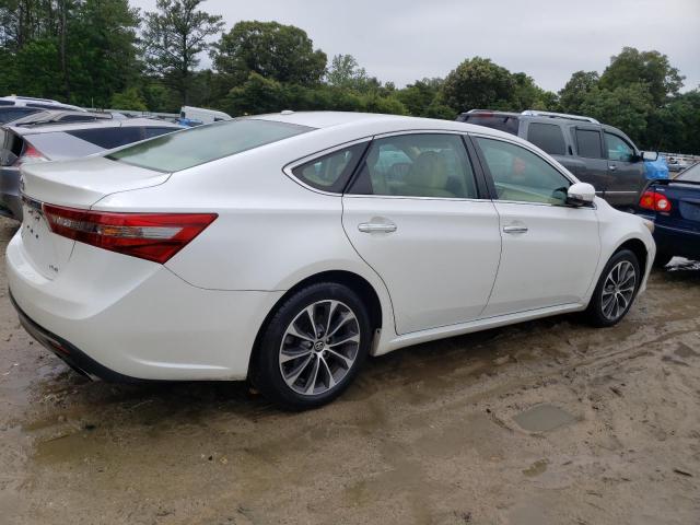 4T1BK1EB9JU278050 - 2018 TOYOTA AVALON XLE WHITE photo 3