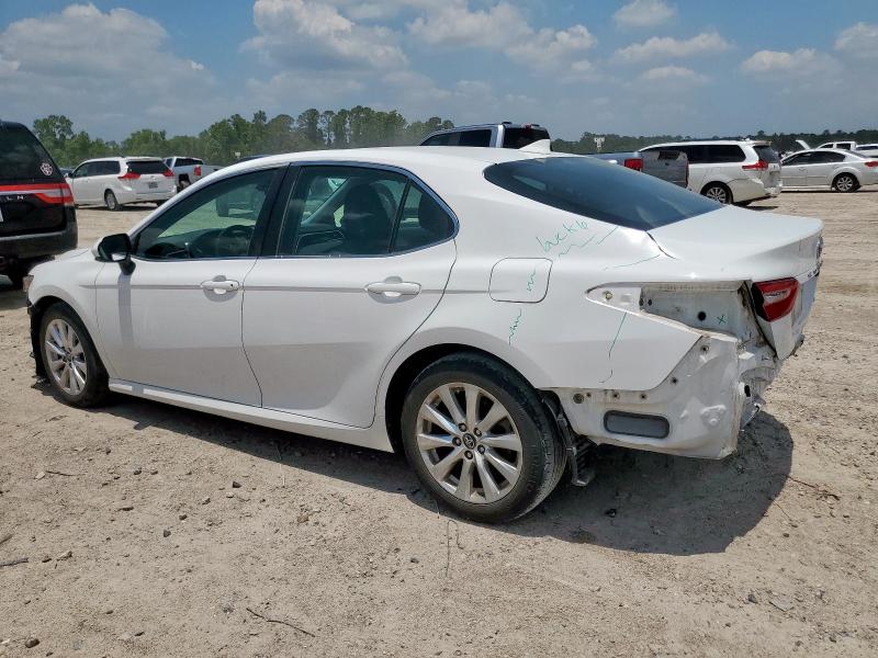 4T1B11HK4JU548932 - 2018 TOYOTA CAMRY L WHITE photo 2