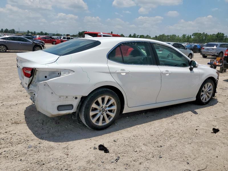 4T1B11HK4JU548932 - 2018 TOYOTA CAMRY L WHITE photo 3