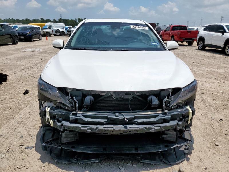 4T1B11HK4JU548932 - 2018 TOYOTA CAMRY L WHITE photo 5