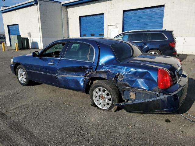 1LNHM82W67Y625131 - 2007 LINCOLN TOWN CAR SIGNATURE LIMITED BLUE photo 2