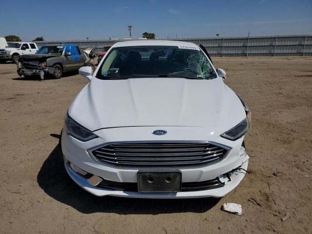 3FA6P0SU3JR211674 - 2018 FORD FUSION TITANIUM/PLATINUM PHEV WHITE photo 5