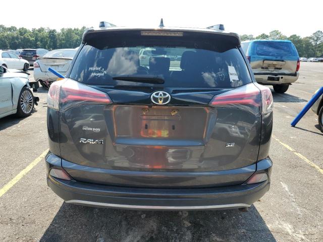 JTMNFREVXJJ723864 - 2018 TOYOTA RAV4 SE CHARCOAL photo 6