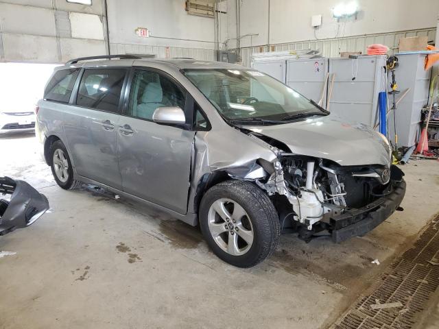 5TDKZ3DC7JS904253 - 2018 TOYOTA SIENNA LE GRAY photo 4