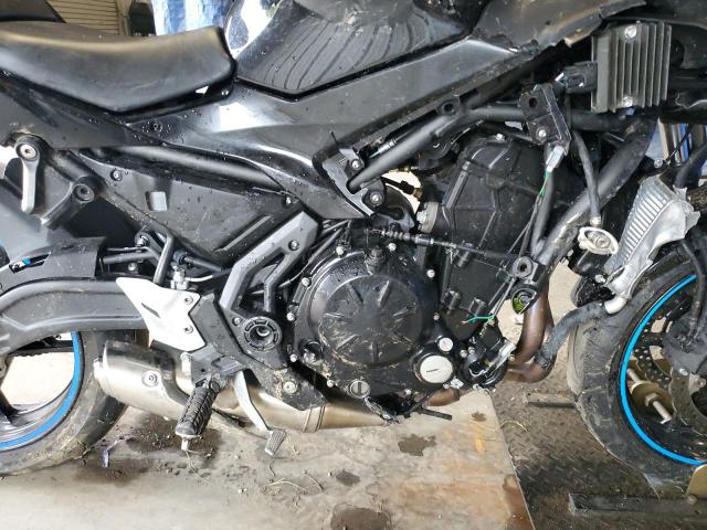 JKAEXEK10KDA32881 - 2019 KAWASAKI EX650 F BLACK photo 7