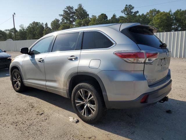 5TDKKRFH8GS141412 - 2016 TOYOTA HIGHLANDER XLE 银色 照片 2