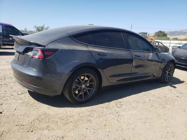 5YJ3E1EA5PF395567 - 2023 TESLA MODEL 3 GRAY photo 3