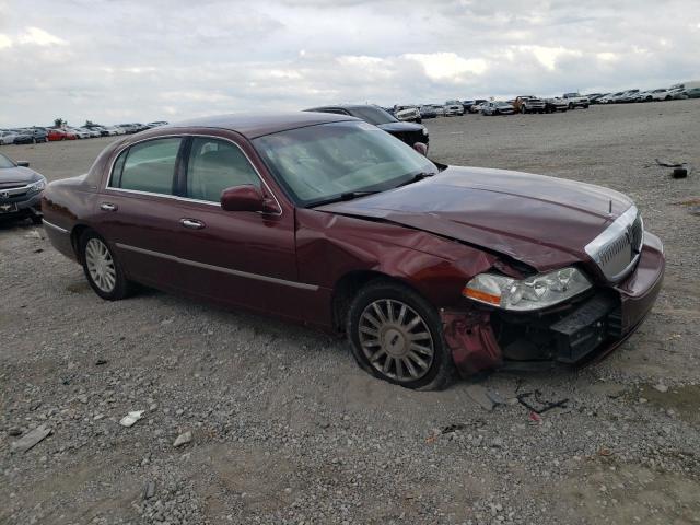 1LNHM81WX4Y650949 - 2004 LINCOLN TOWN CAR EXECUTIVE BURGUNDY photo 4