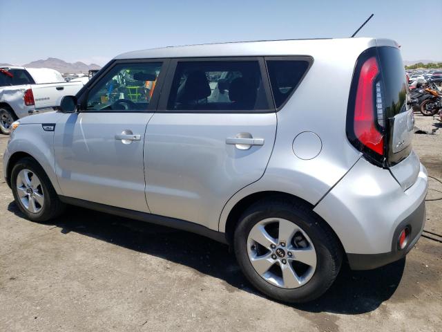 KNDJN2A29J7579046 - 2018 KIA SOUL SILVER photo 2