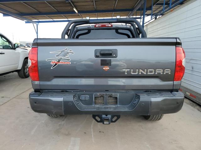 5TFEY5F12JX243622 - 2018 TOYOTA TUNDRA CREWMAX SR5 CHARCOAL photo 6