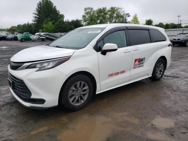 2022 TOYOTA SIENNA LE, 