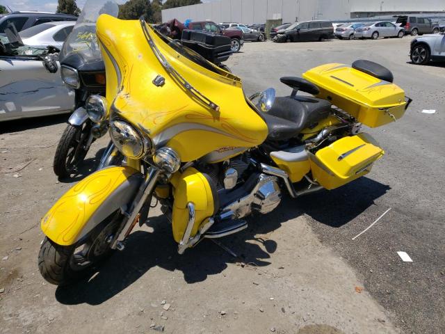 1HD1PKE325Y955579 - 2005 HARLEY-DAVIDSON FLHTCSE2 YELLOW photo 2