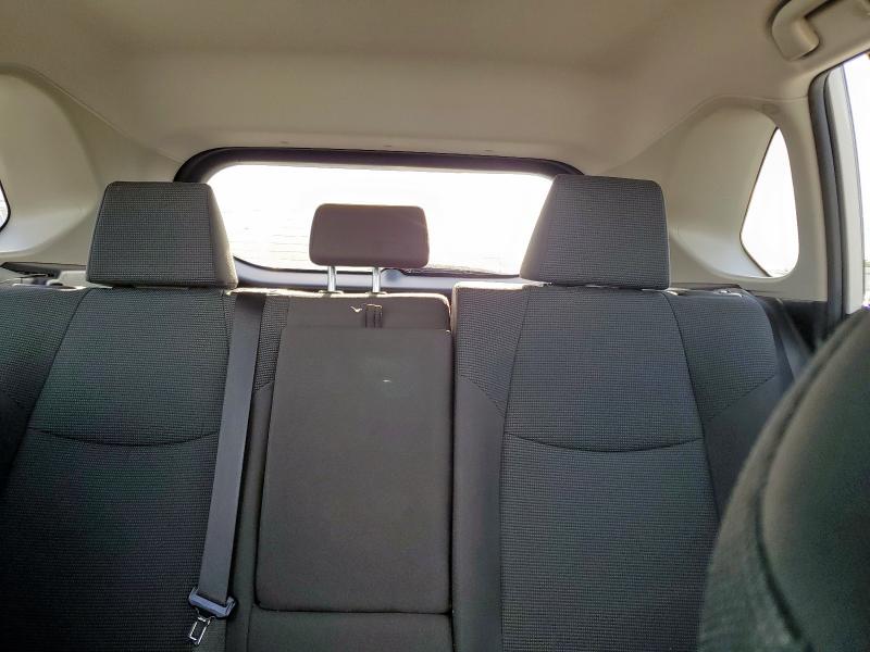 2T3H1RFV5PC215761 - 2023 TOYOTA RAV4 LE 白色 照片 10