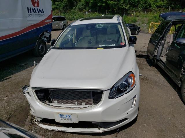 YV449MRR4H2204992 - 2017 VOLVO XC60 T6 DYNAMIC WHITE photo 5