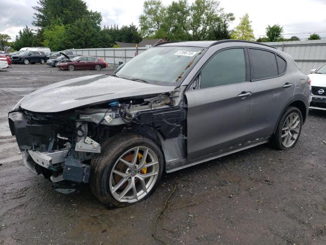 ZASFAKNN6J7B97554 - 2018 ALFA ROMEO STELVIO TI SPORT GRAY photo 1