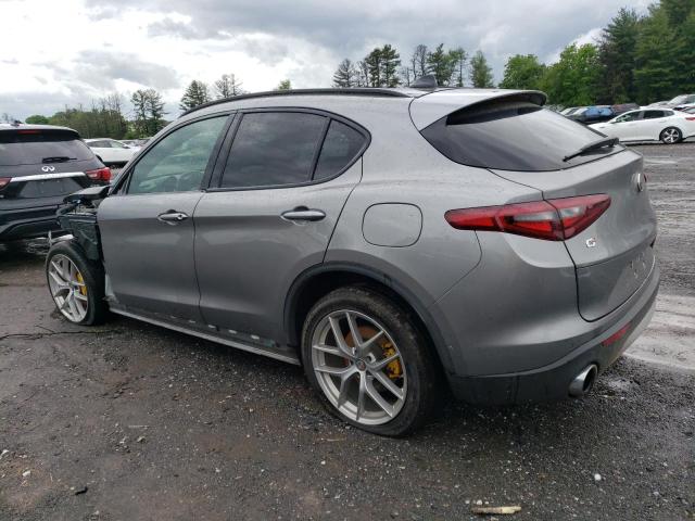 ZASFAKNN6J7B97554 - 2018 ALFA ROMEO STELVIO TI SPORT GRAY photo 2