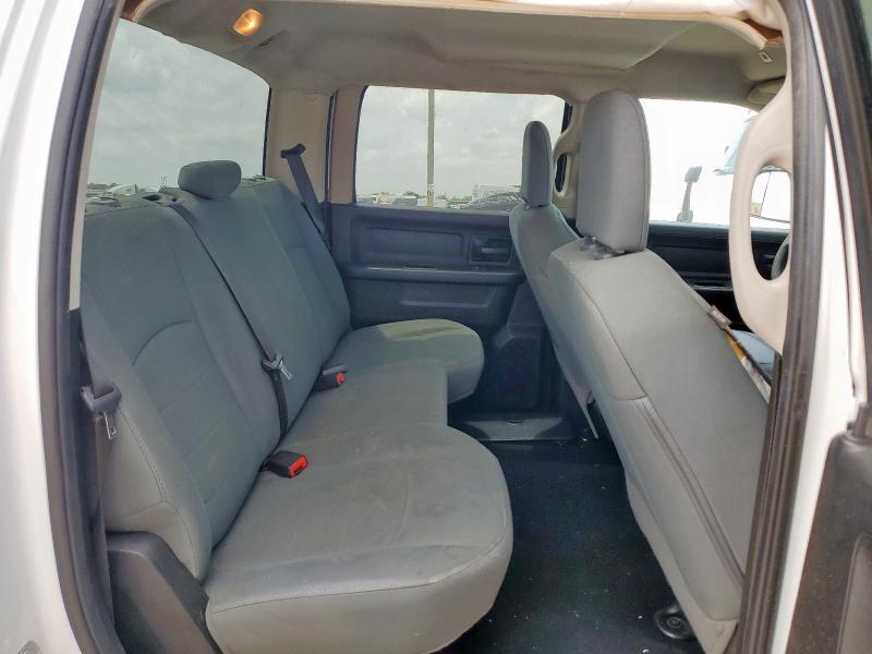 3C6UR5HJ5JG190058 - 2018 RAM 2500 ST Weiß Foto 10