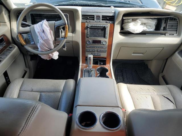 5LMJJ2J58DEL08722 - 2013 LINCOLN NAVIGATOR შავი ფოტო 8