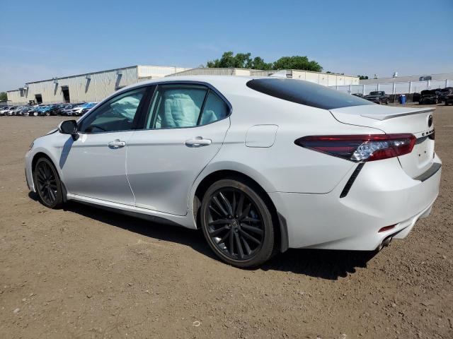 4T1K61BK1PU095601 - 2023 TOYOTA CAMRY XSE WHITE photo 2