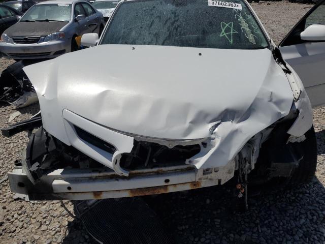 JM1BK343571640914 - 2007 MAZDA 3 HATCHBACK WHITE photo 11