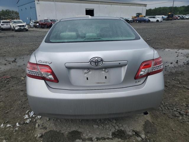 4T1BF3EK4BU662867 - 2011 TOYOTA CAMRY BASE SILVER photo 6