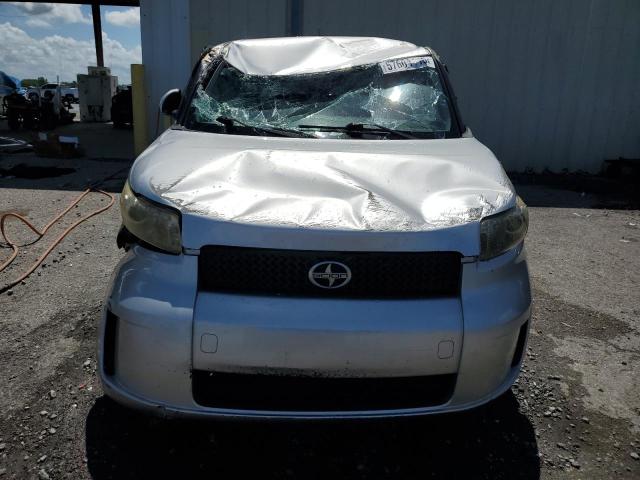 JTLKE50EX81050966 - 2008 TOYOTA SCION XB SILVER photo 5
