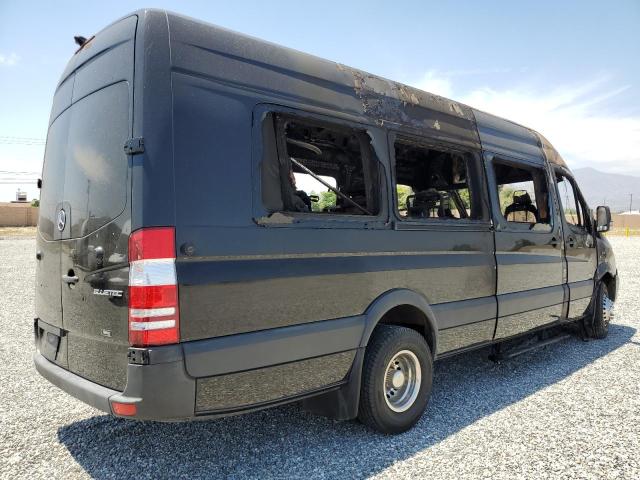 WDAPF4CC0GP269341 - 2016 MERCEDES-BENZ SPRINTER 3500 BLACK photo 3