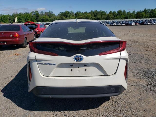 JTDKARFP0H3024856 - 2017 TOYOTA PRIUS PRIM WHITE photo 6
