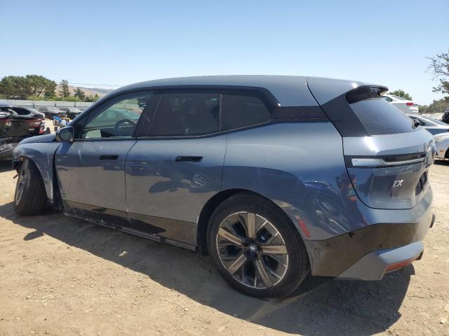 WB523CF03PCM80435 - 2023 BMW IX XDRIVE50 BLUE photo 2