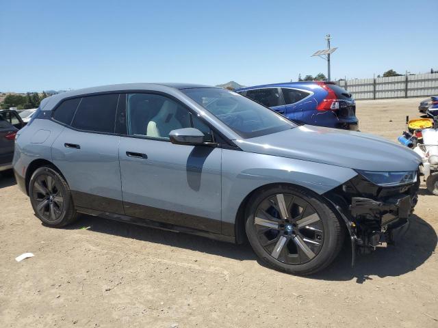 WB523CF03PCM80435 - 2023 BMW IX XDRIVE50 BLUE photo 4