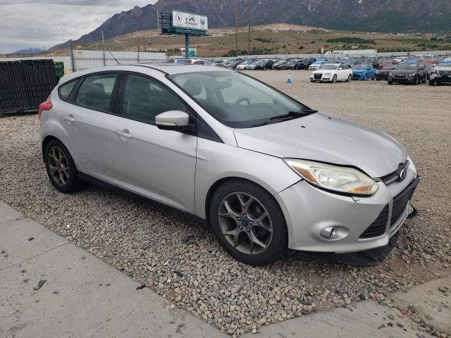 1FADP3K21DL211862 - 2013 FORD FOCUS SE SILVER photo 4