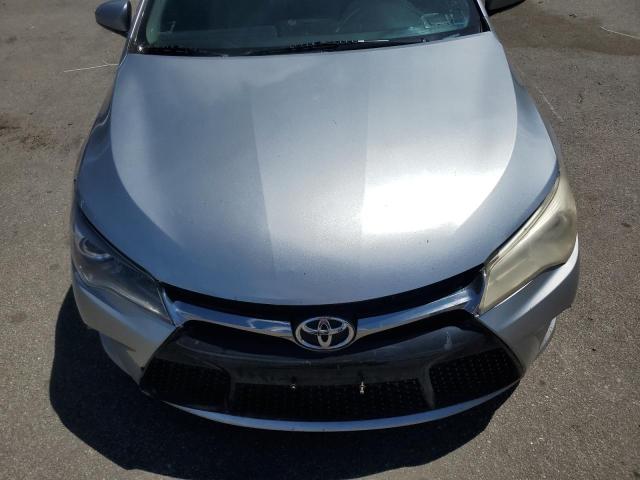 4T1BF1FK0FU972961 - 2015 TOYOTA CAMRY LE SILVER photo 11