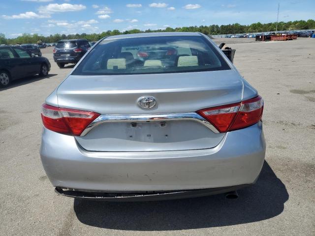4T1BF1FK0FU972961 - 2015 TOYOTA CAMRY LE SILVER photo 6