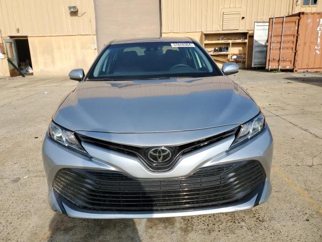 4T1B11HK5KU853454 - 2019 TOYOTA CAMRY L SILVER photo 5