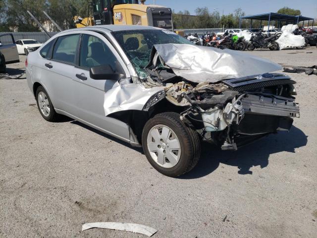 1FAHP34N28W204240 - 2008 FORD FOCUS S/SE SILVER photo 4