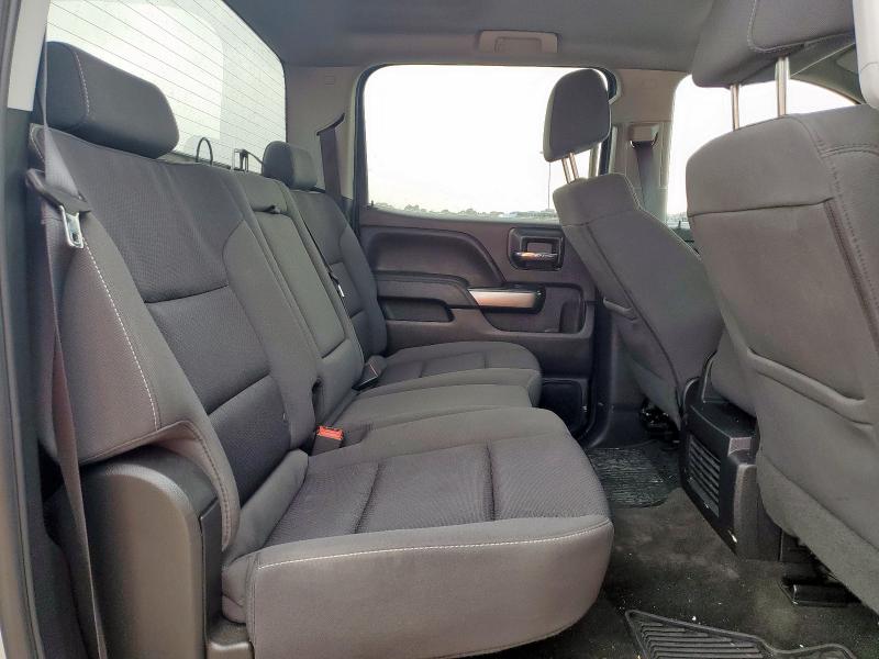 3GCUCRER1JG361612 - 2018 CHEVROLET SILVERADO C1500 LT 银色 照片 10