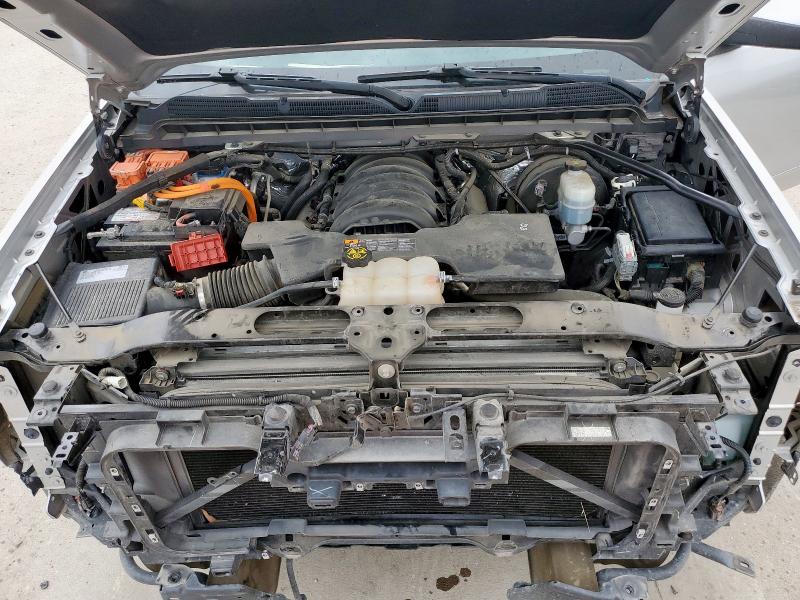 3GCUCRER1JG361612 - 2018 CHEVROLET SILVERADO C1500 LT 银色 照片 11