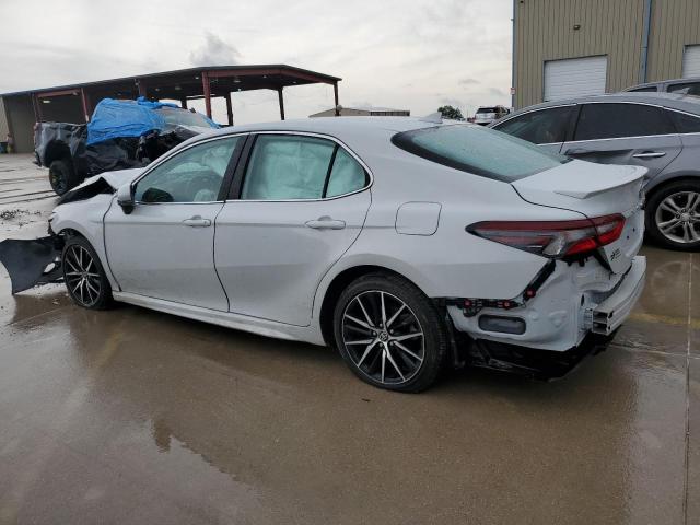 4T1G11AK7PU152650 - 2023 TOYOTA CAMRY SE NIGHT SHADE WHITE photo 2