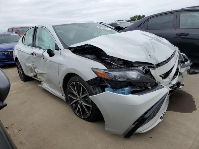 4T1G11AK7PU152650 - 2023 TOYOTA CAMRY SE NIGHT SHADE WHITE photo 4