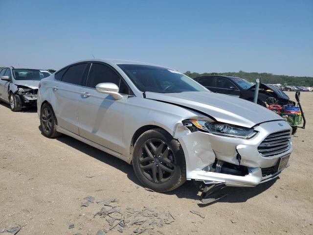 3FA6P0H77FR151360 - 2015 FORD FUSION SE SILVER photo 4