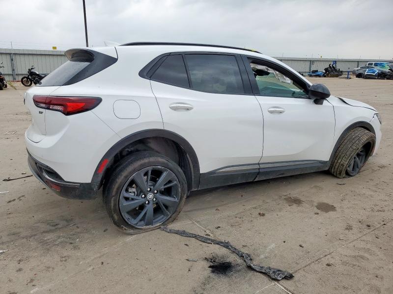 LRBFZNR46PD033668 - 2023 BUICK ENVISION ESSENCE WHITE photo 3