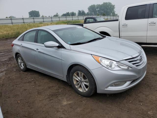 5NPEB4AC6DH775668 - 2013 HYUNDAI SONATA GLS SILVER photo 4