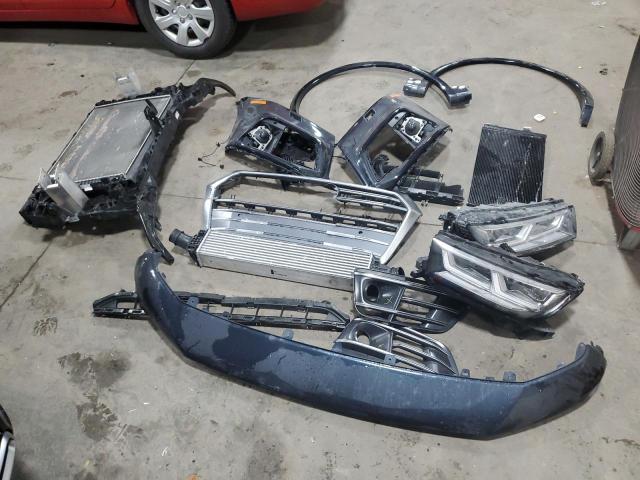 WA1C4AFY0J2184411 - 2018 AUDI SQ5 PRESTIGE BLUE photo 13