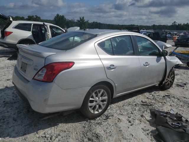 3N1CN7AP6JL872404 - 2018 NISSAN VERSA S SILVER photo 3