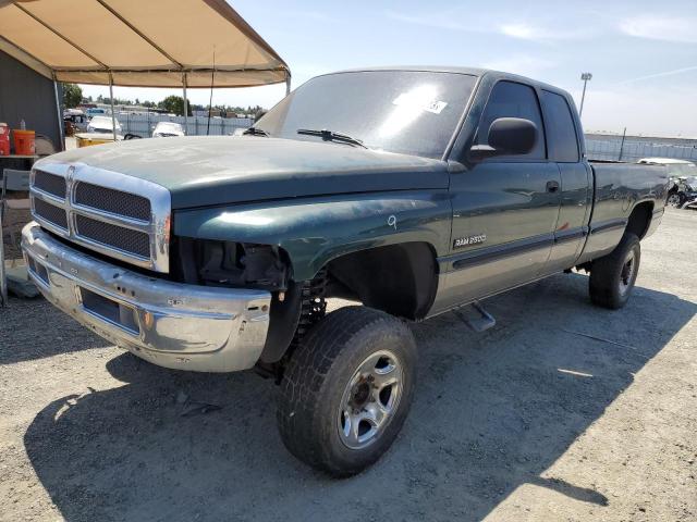 1B7KF23D1WJ154933 - 1998 DODGE RAM 2500 GREEN photo 1